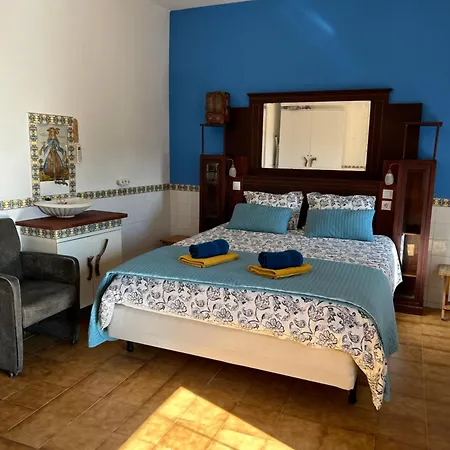 Charming House In The Historic Old Town Вилла Аликанте