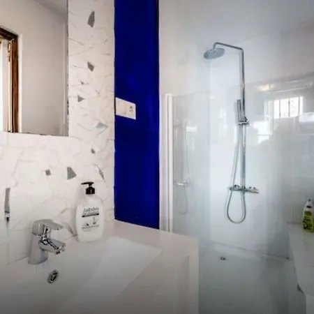 Вилла Charming House In The Historic Old Town Аликанте
